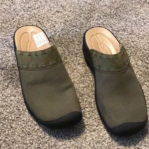 New Keen women’s Olive Green Slip-On Clogs